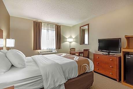 Queen Room - Accessible/Nonsmoking