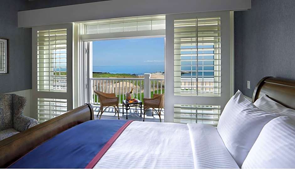 Madison Beach Hotel Curio Collection by Hilton