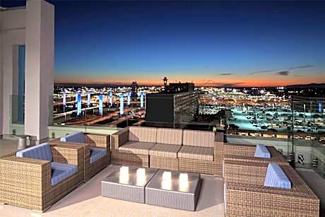 H Hotel Los Angeles, Curio Collection by Hilton
