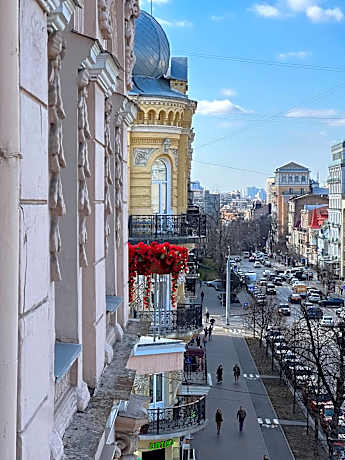 Royal Grand Hotel