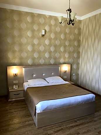 Suite with River View