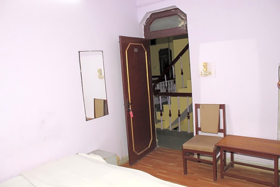 Hotel Raj Bed & Breakfast