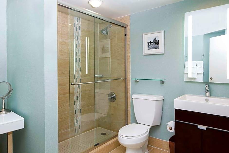 DoubleTree by Hilton Jacksonville Riverfront