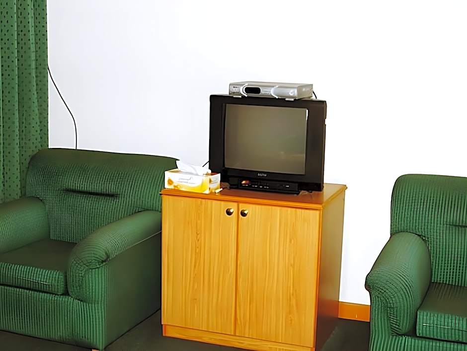 OYO 142 Al Sharqiya Sands Hotel