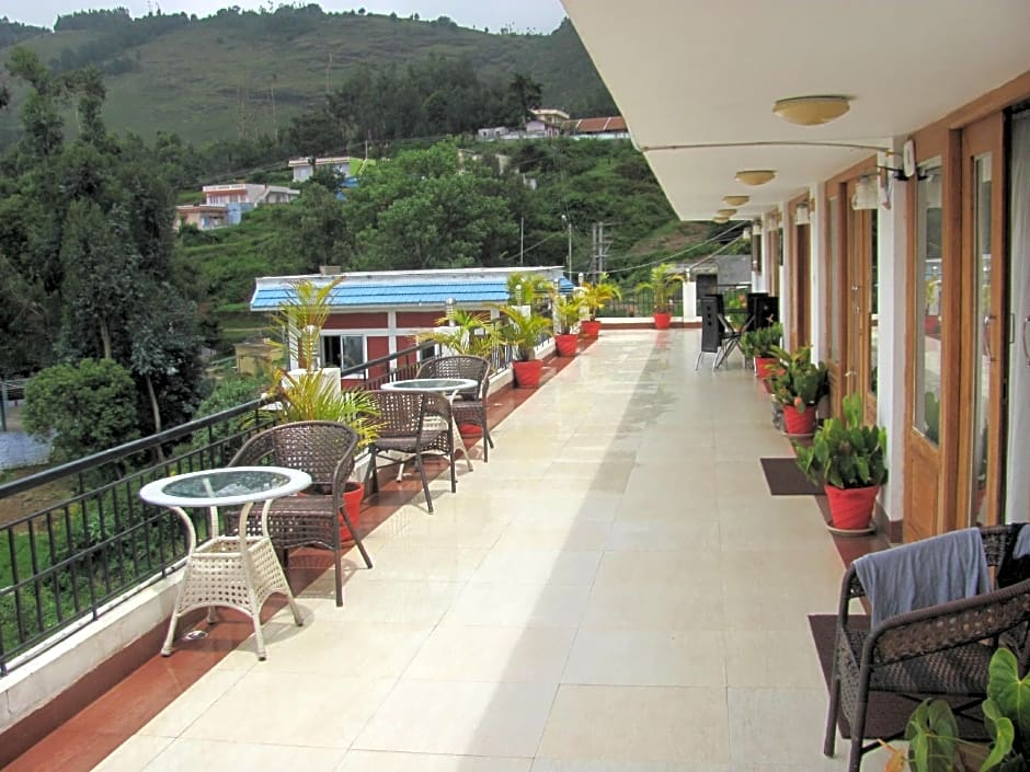 Mount 'n' Mist Hotel