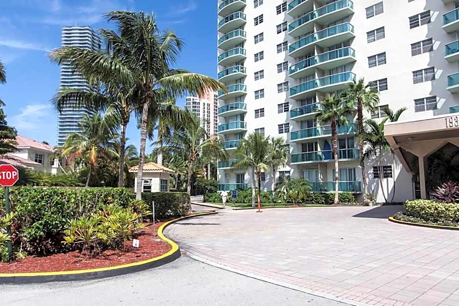 Ocean Reserve Piso 7 STR-310