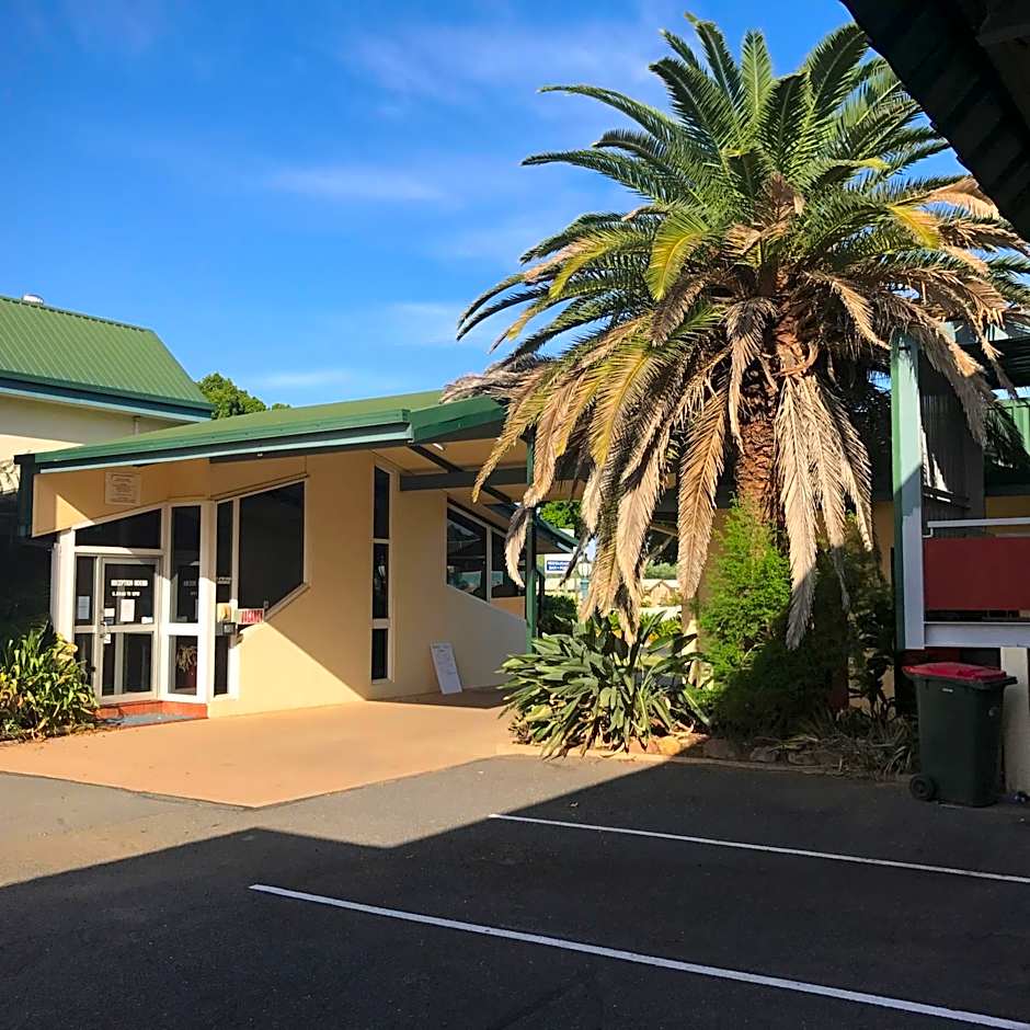 Emerald Central Hotel Official