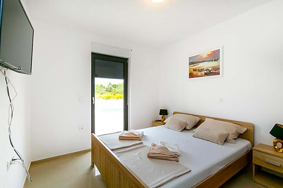 Deneris - App with Private Pool