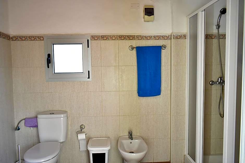 B&B and Apartments El Charco Azul