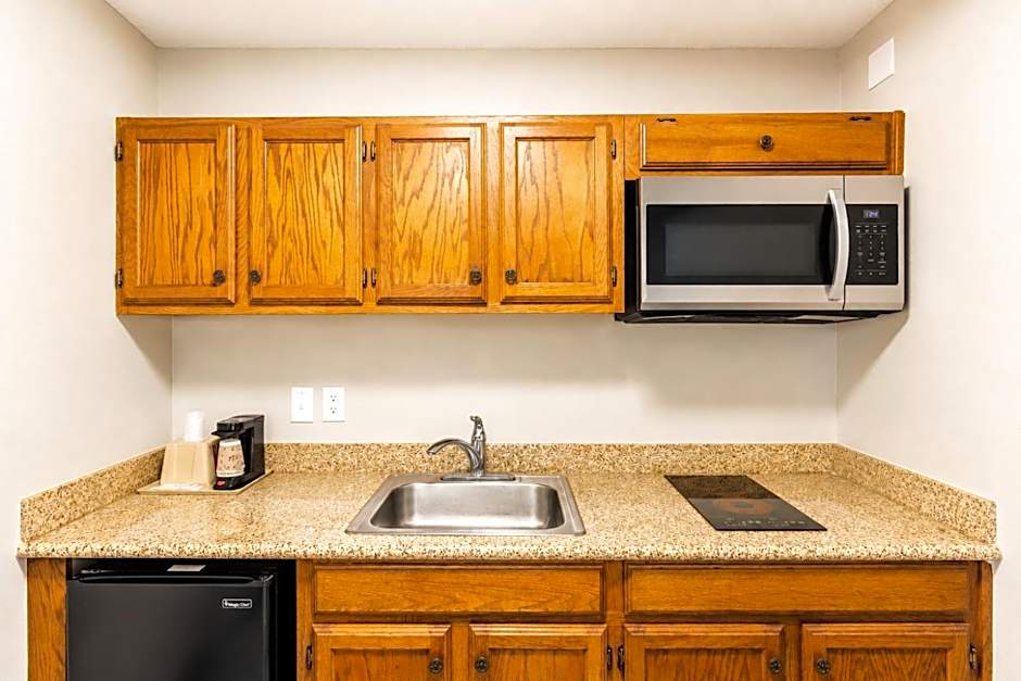 Freer Executive inn and Studios