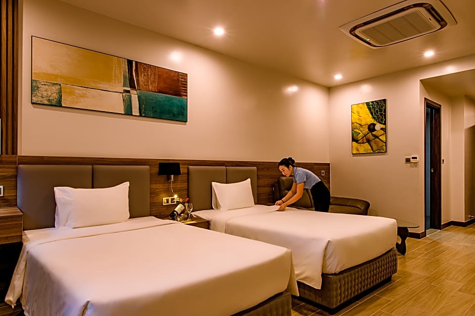 Zen Riverside Hotel n Residences