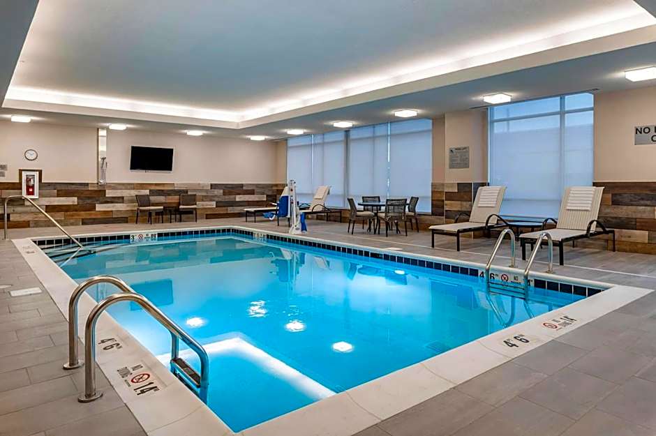 Cambria Hotel Louisville Downtown-Whiskey Row