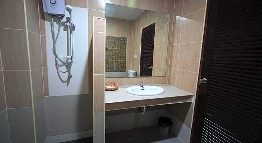 Sea Mountain Khanom Hotel