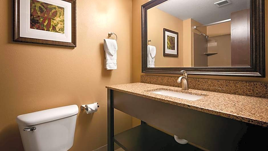 Best Western Woodland Inn