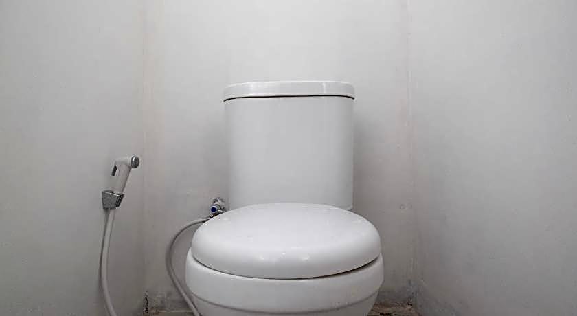 RedDoorz near Tugu Kartasura