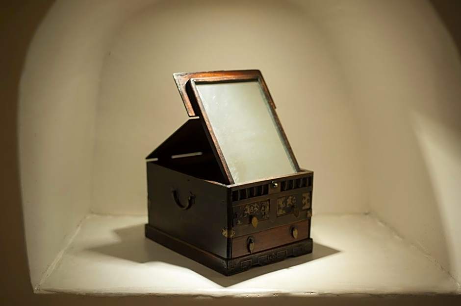 Heliophos Boutique Caves