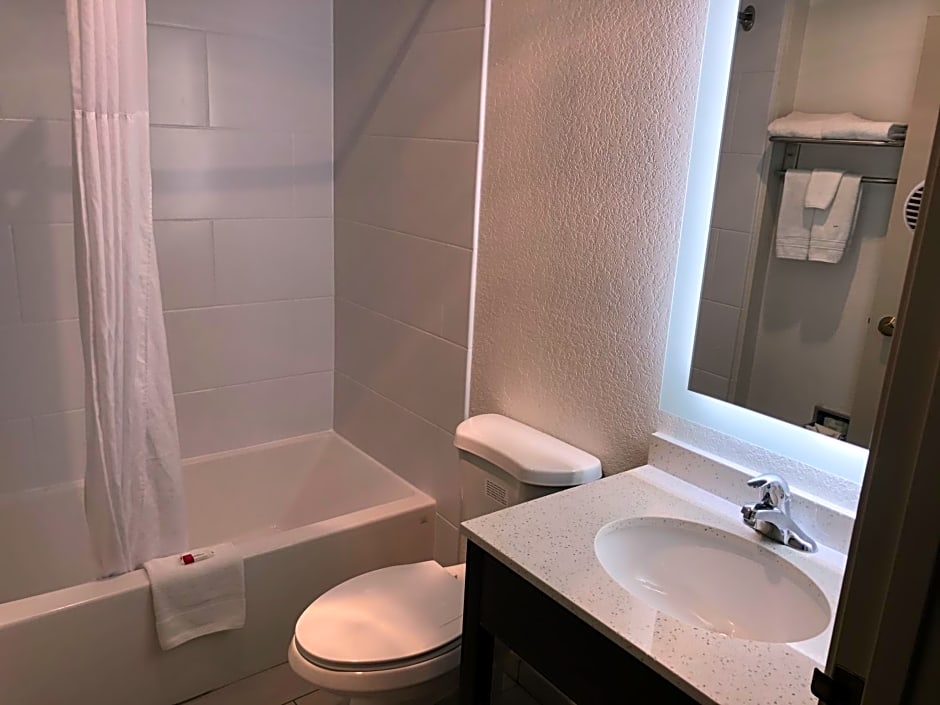 Red Lion Inn & Suites Elk Grove Village, IL