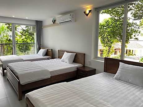 Room with 3 Single Beds