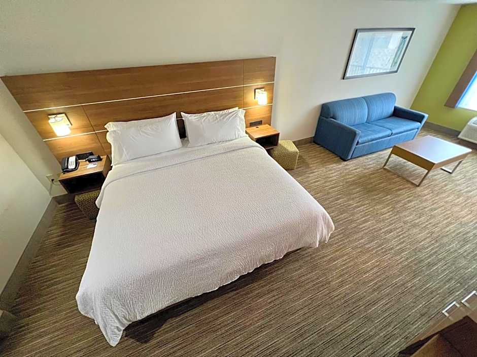 Holiday Inn Express Hotel & Suites Lake Elsinore By IHG