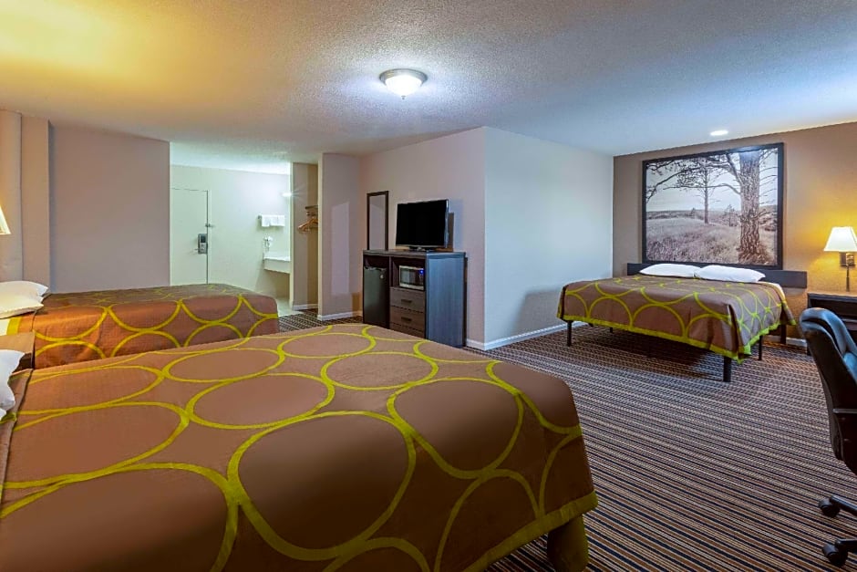 Super 8 by Wyndham Missouri Valley