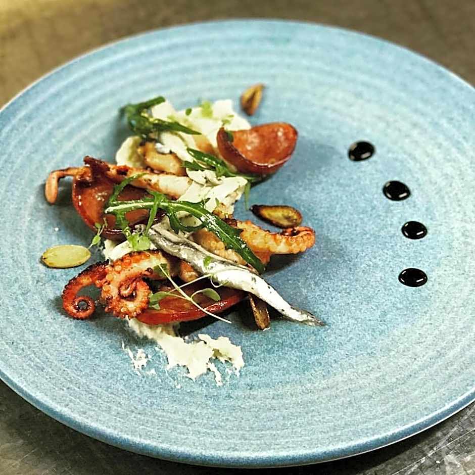 The Man from Snowy River Hotel