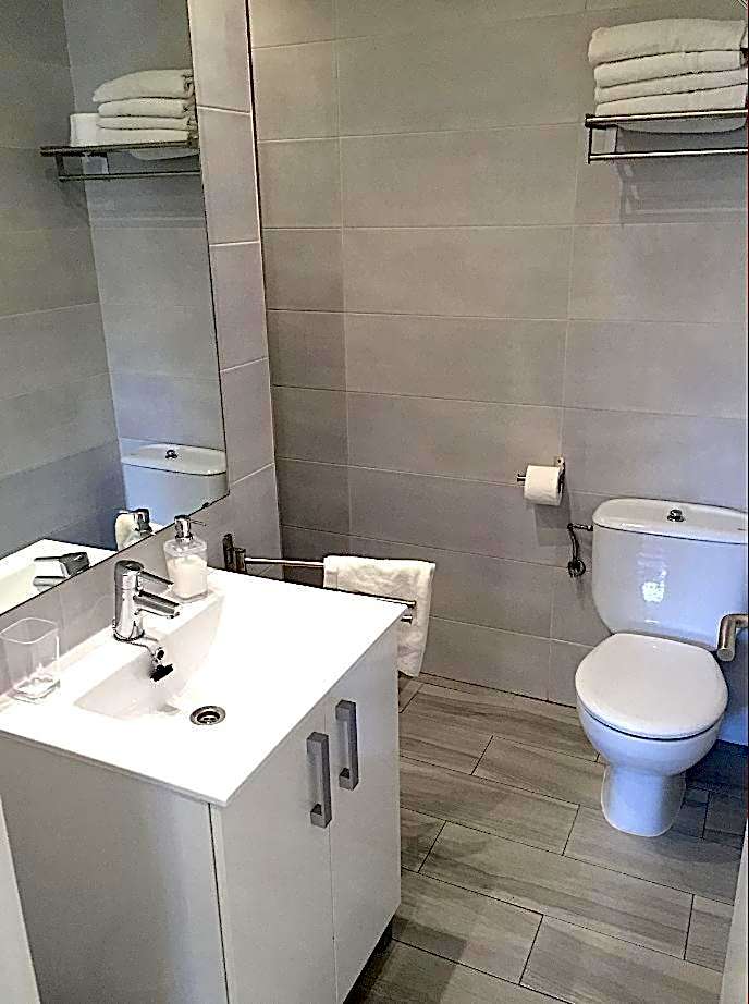 Naika Studios & Apartments