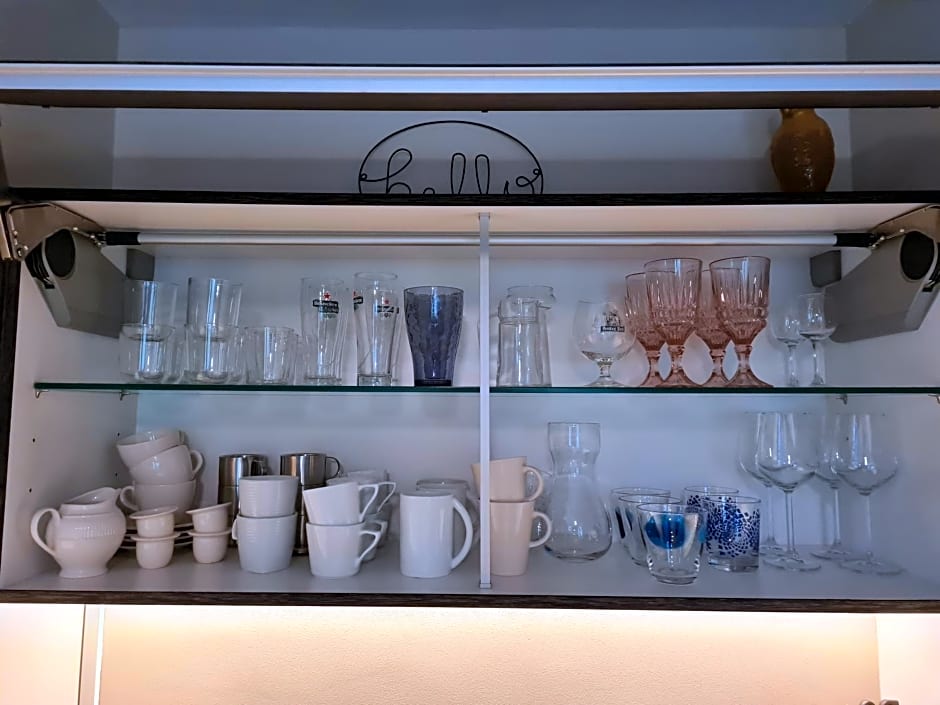 GREAT CANAL STUDIO - AC, Water view & Free parking