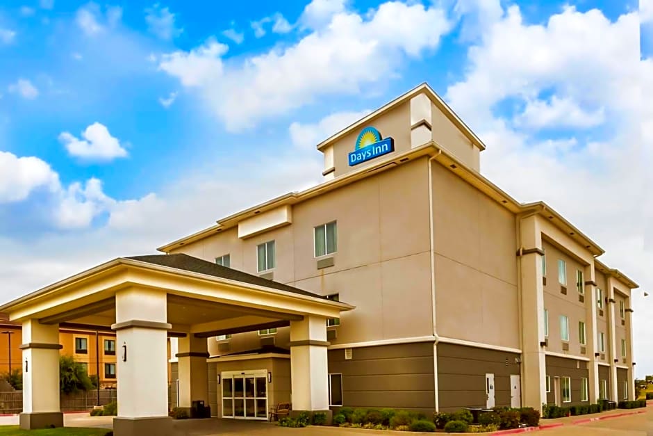 Days Inn & Suites by Wyndham Mineral Wells