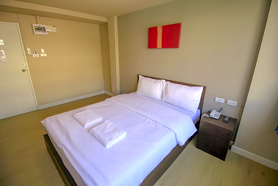 The Sea Bangsean Hotel