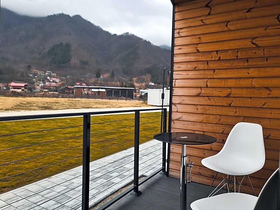 Complex Lunlo Village