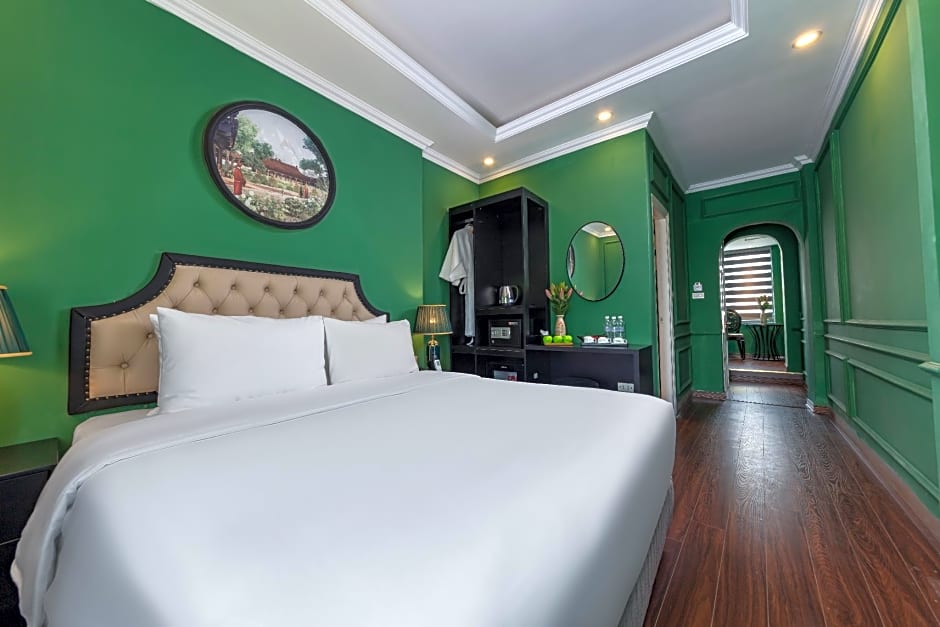 Madelise Adora Hotel and Travel