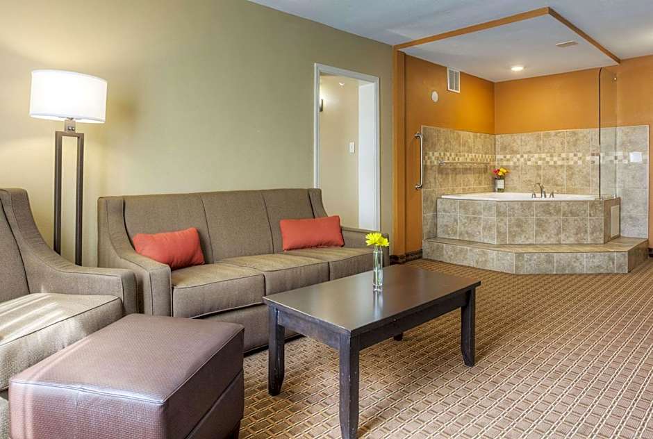 Quality Inn & Suites Chattanooga-East Ridge