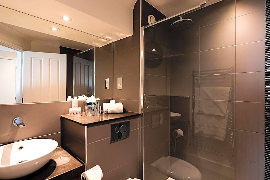 Rose And Crown Hotel