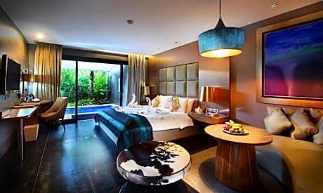 Suite with Private Pool