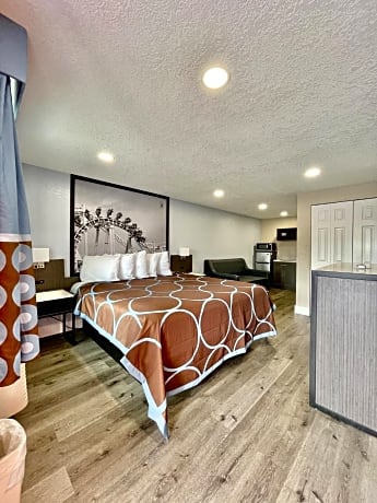 King Studio Suite - Non-Smoking