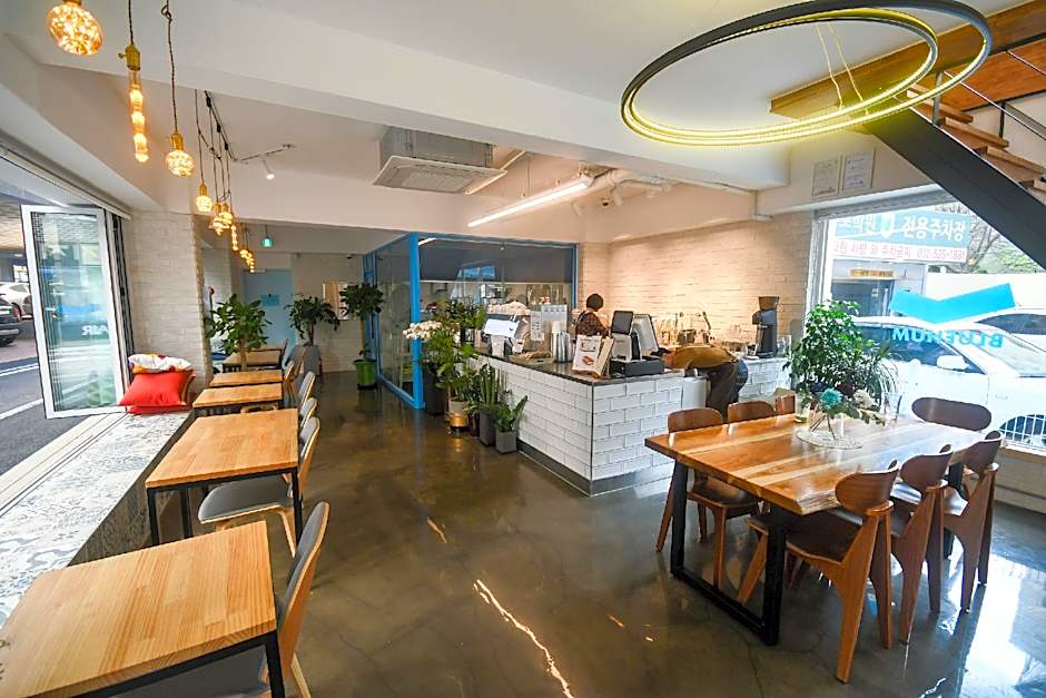 Bluehum Guesthouse