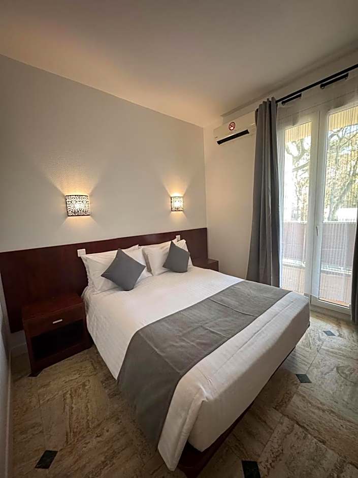 CITY PARC HOTEL - Proche Paris Nord & CDG Aéroport - Parc des Expositions