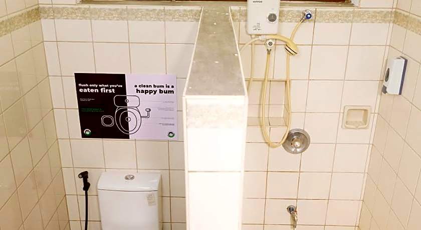 Mad Monkey Dumaguete