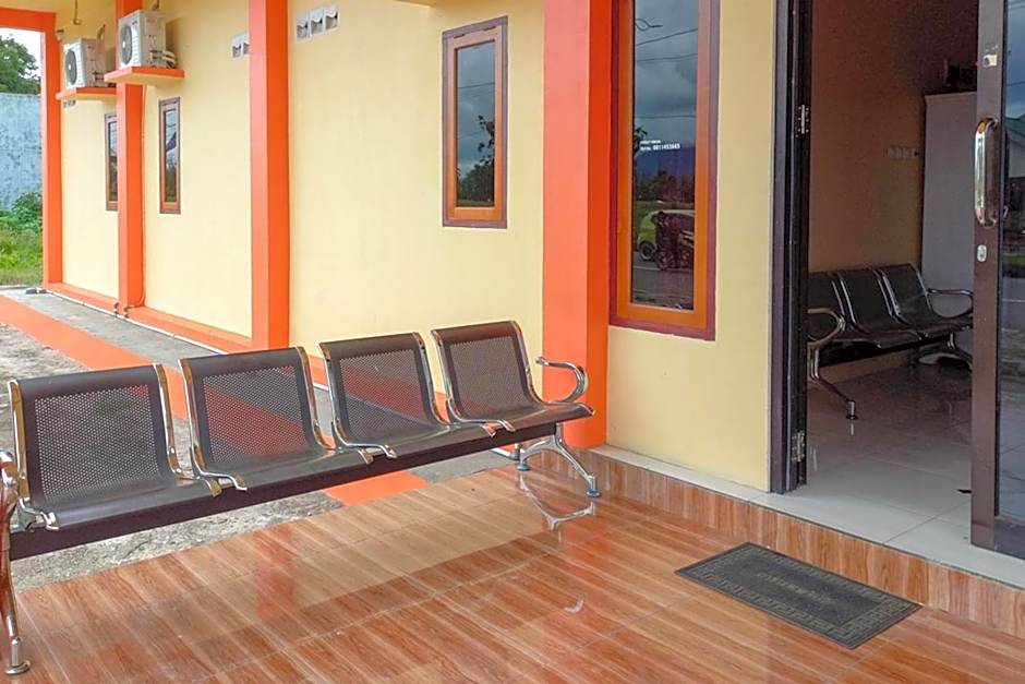 Jessy Homestay Lolak Mitra RedDoorz