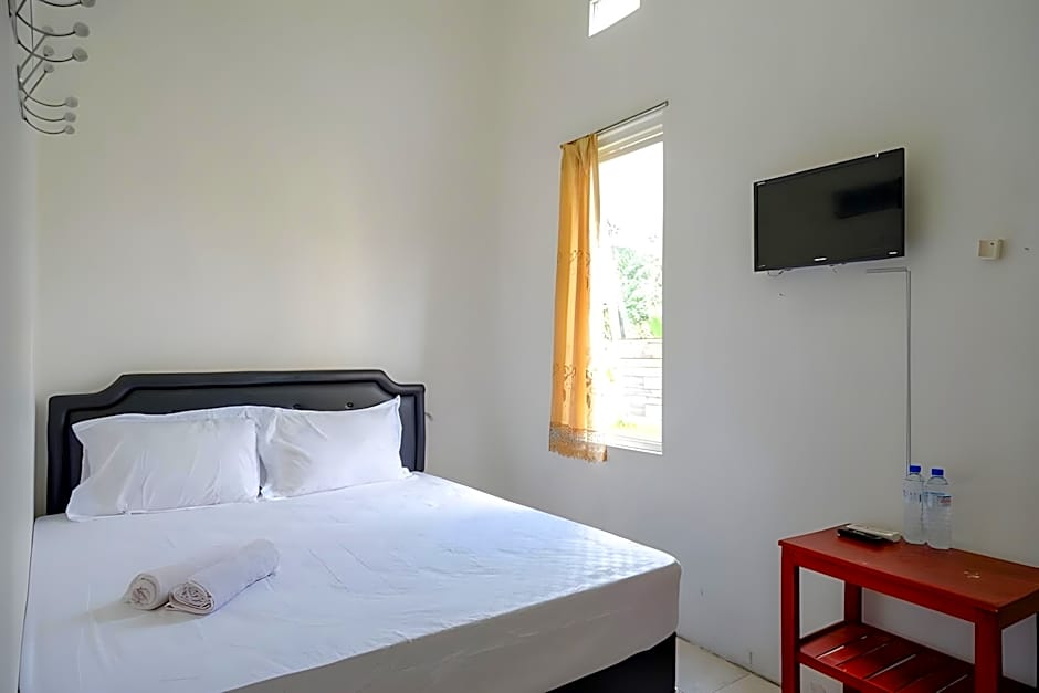 Pandawa Guest House @ Ngaliyan Square Mitra RedDoorz