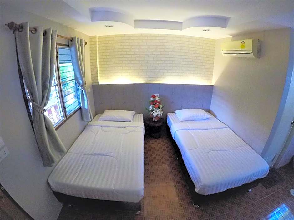 T & T Hostel Kanchanaburi
