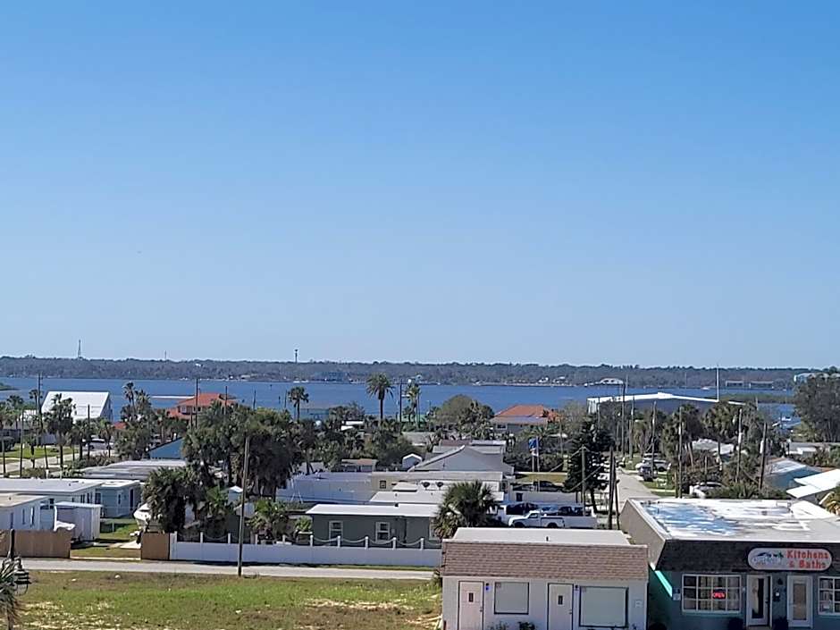 Beachside Hotel