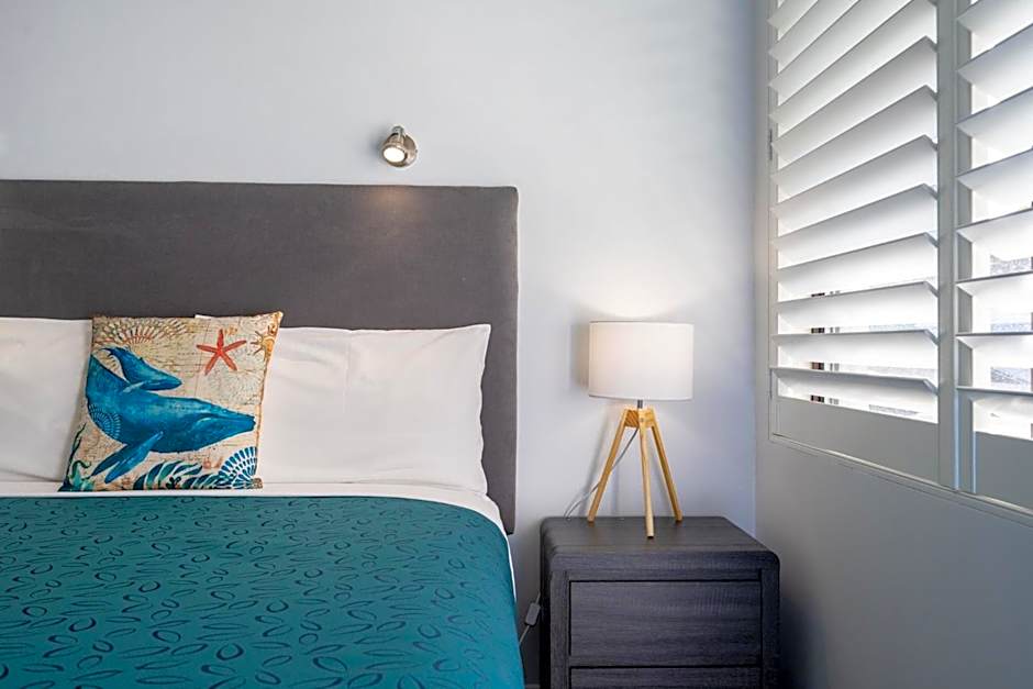 Waves Motel and Apartments formerly Comfort Inn International