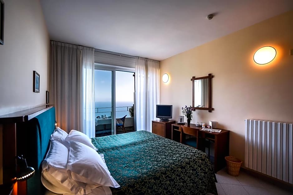 Photo 1 of 8 of 1 Double Bed or 2 Beds, Balcony