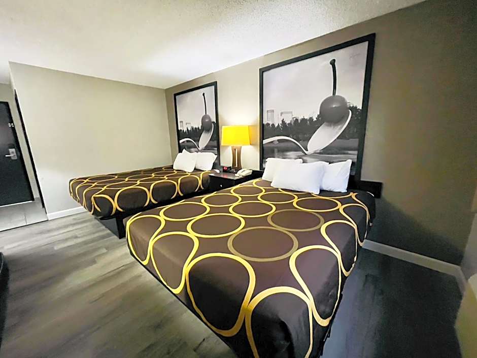 Super 8 by Wyndham Shakopee