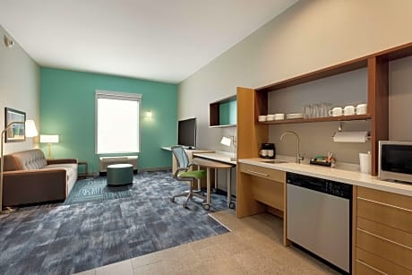 1KING HEARING ACCESSIBLE SUITE NONSMOKING