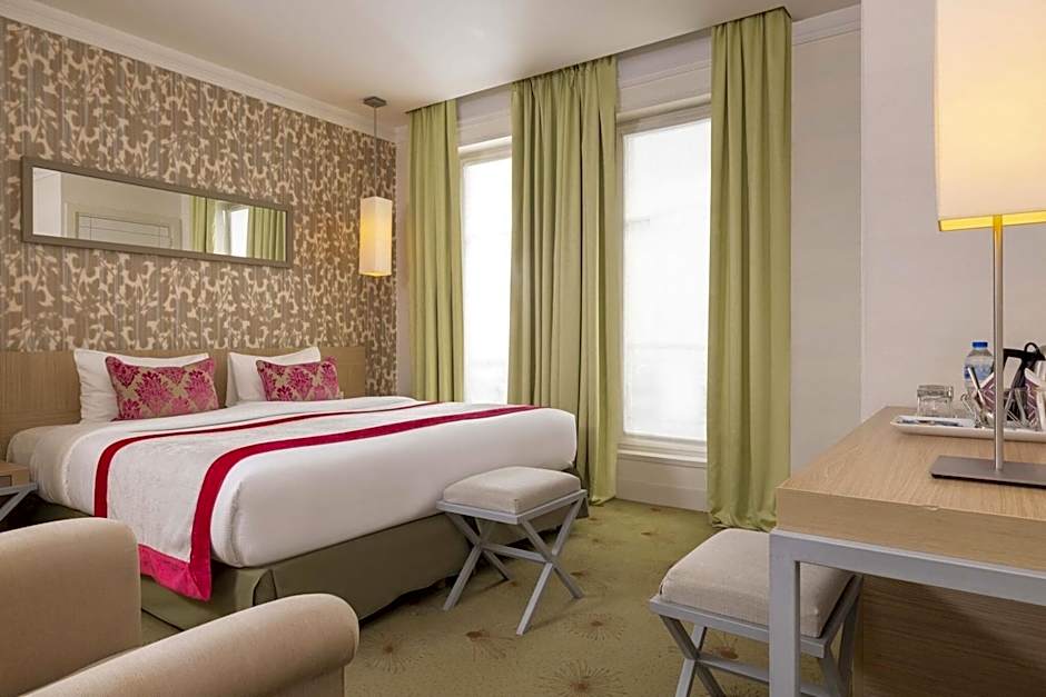 Photo 1 of 9 of Privilege 2 Twin Beds