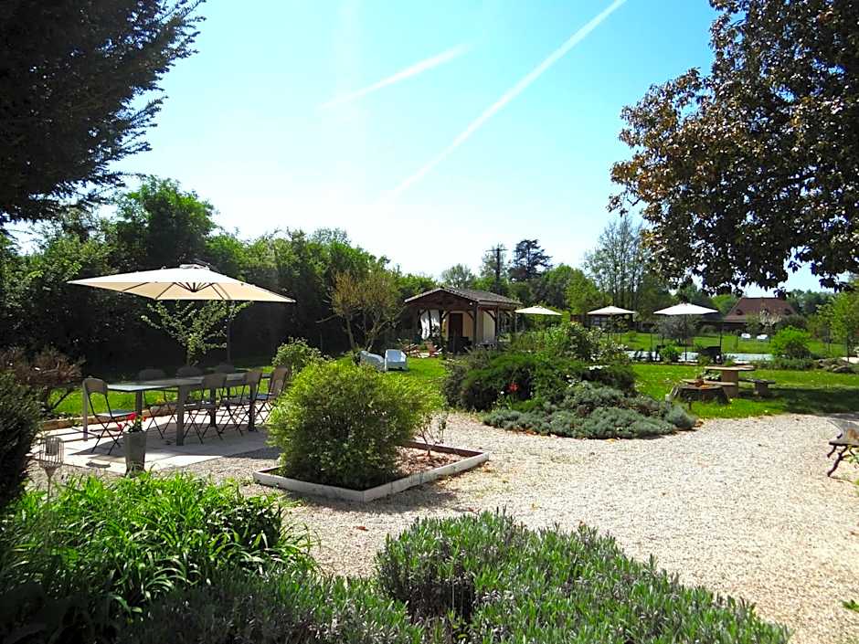 Chambres d'Hôtes L'Ostal de Pombonne