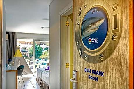 Double room pool view with entrance to Poema del Mar Aquarium ( 2 Adults + 1 Child)