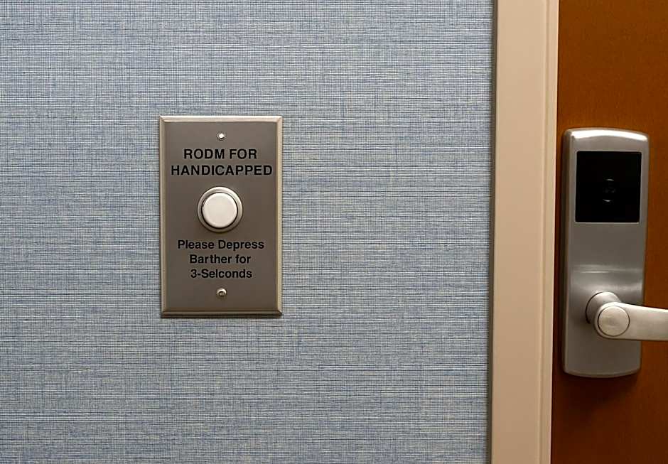 Holiday Inn Express & Suites Huntsville Airport By IHG